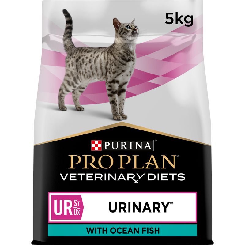 Purina Pro Plan Veterinary Diets UR St/Ox Urinary with Ocean Fish dry cat food, 5kg bag, visible branding and product name on packaging.