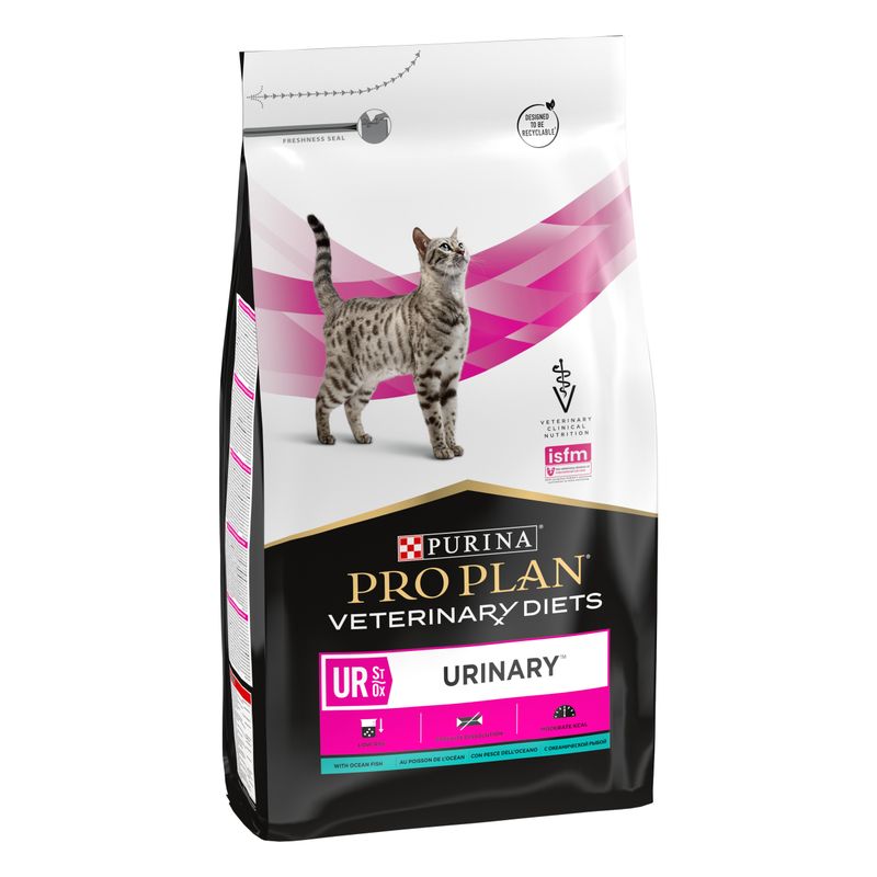 PURINA PRO PLAN VETERINARY DIETS UR St/Ox URINARY dry cat food, with ocean fish. isfm logo and veterinary nutrition symbol visible on packaging.