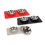 Double bowl set with stainless steel bowls and non-slip silicone mats in red, black and white. Ideal for food and water.