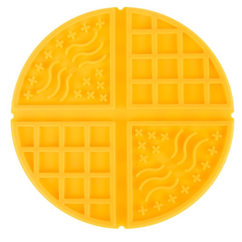 Waffle Licking Mat || zooplus Exclusive || view 1