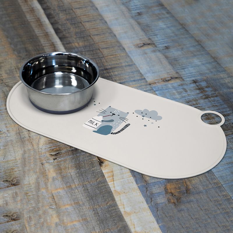 Feeding mat with cat design and stainless steel bowl, suitable for clean feeding areas. Mat shows a cat with milk bottle and cloud motif.