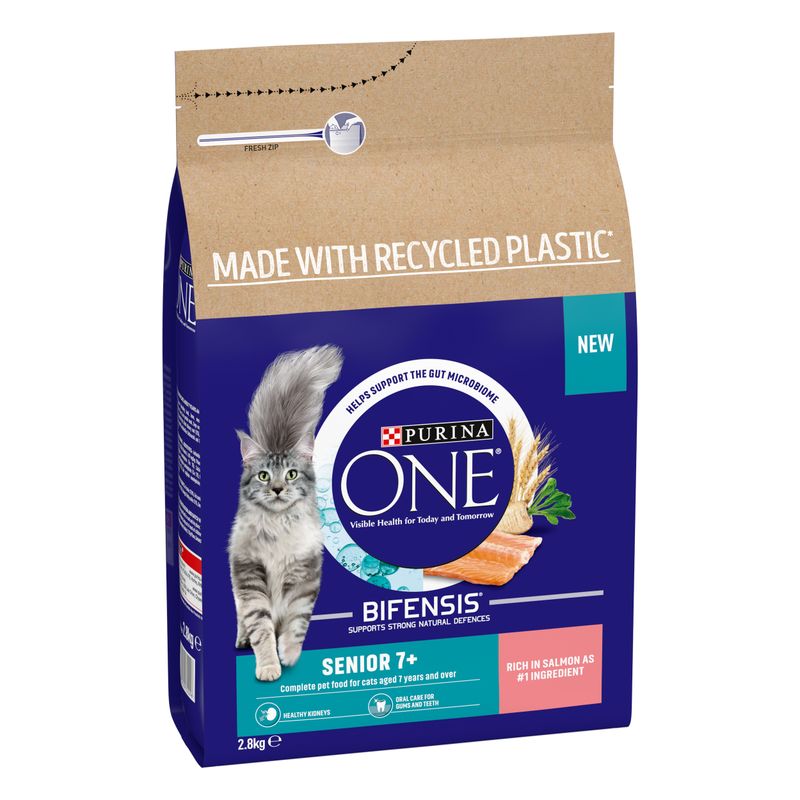 Bag labelled Purina One Bifensis Senior 7+, complete pet food for cats aged 7 years and over, rich in salmon as number one ingredient, made with recycled plastic, 2.8kg.