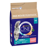 Bag labelled Purina One Bifensis Senior 7+, complete pet food for cats aged 7 years and over, rich in salmon as number one ingredient, made with recycled plastic, 2.8kg.