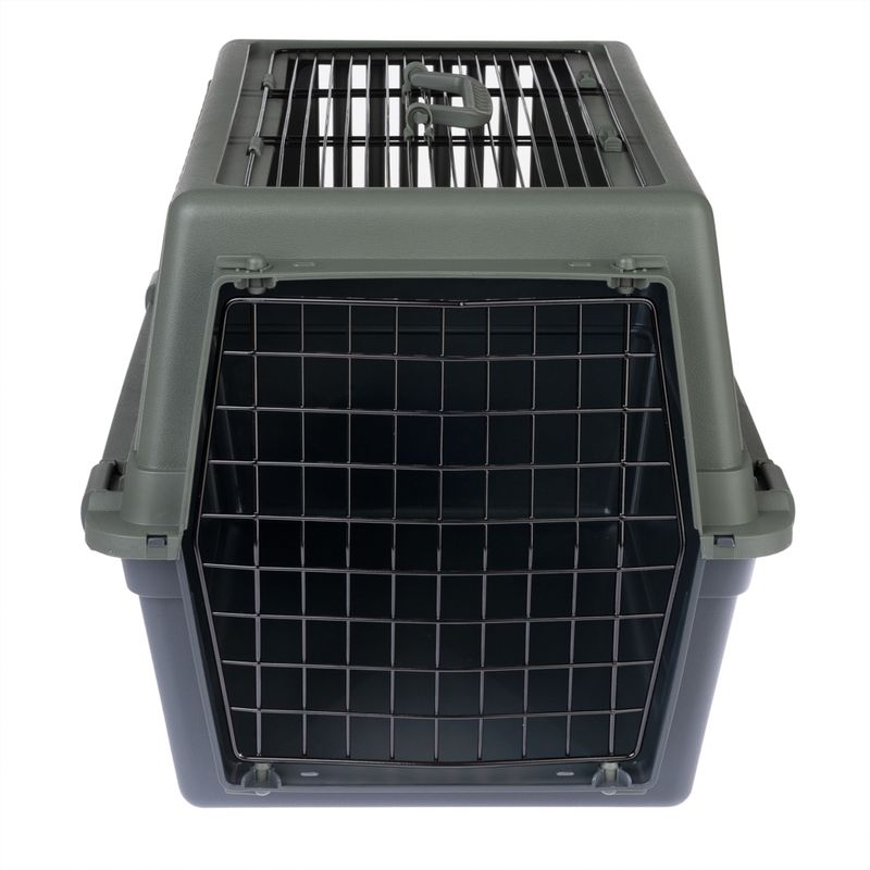 Plastic transport box with metal grid at the front and top, suitable for safe transport of pets.