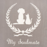 Grey blanket with white motif: dog and cat in a laurel wreath, below the inscription 'My Soulmate'.