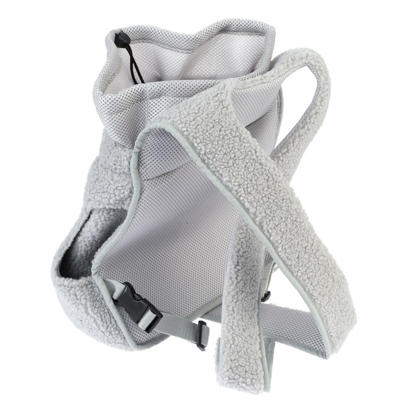 Grey pet harness made of soft fleece with adjustable straps and click fastener. Inside: breathable mesh material.