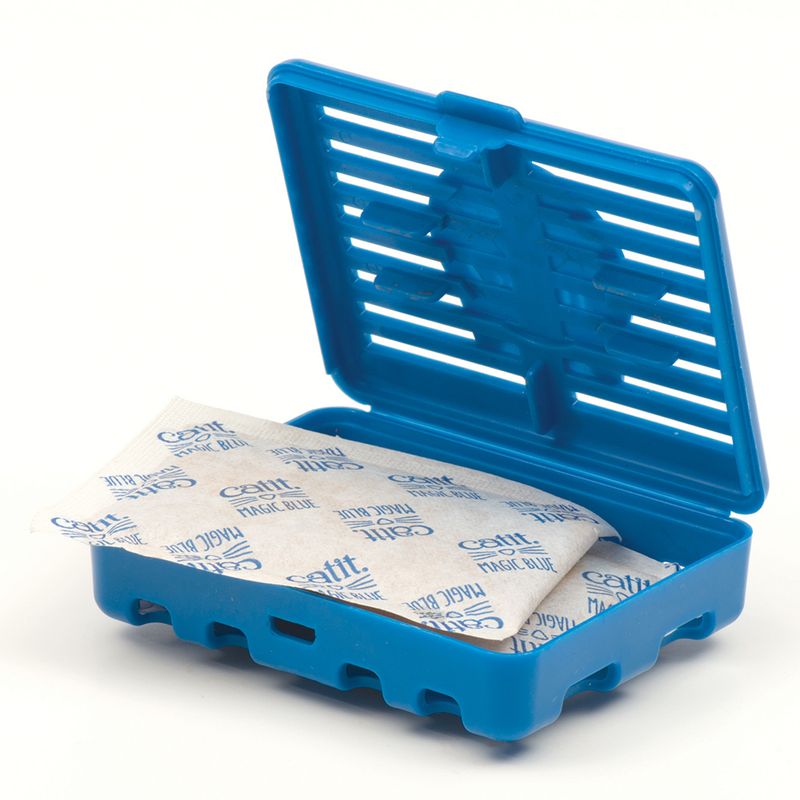 Catit Magic Blue Filter in a blue plastic box, opened with visible filter pads.