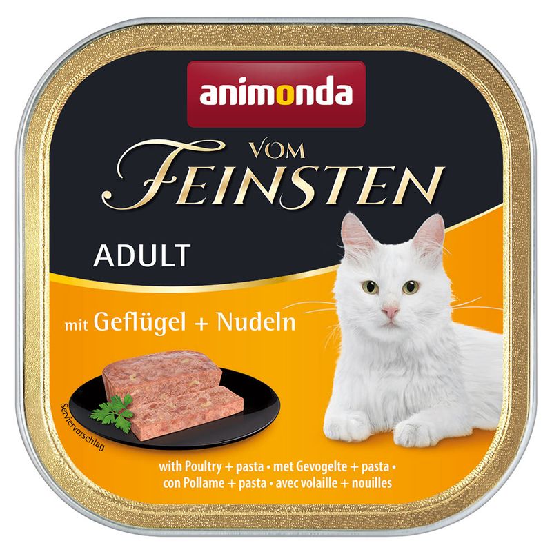 Animonda Vom Feinsten Adult with poultry and noodles. Serving suggestion: meat piece on black plate, white cat shown.