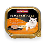 Adult food with chicken, beef and carrots, shown with a serving suggestion and ingredient highlights. Text includes 'mit Schlemmerkern' and translations in several languages.