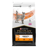 Bag labelled Pro Plan Veterinary Diets OM Obesity Management, showing icons for high protein, low kcal and urinary security. Includes veterinary nutrition and ISFM certification symbols.