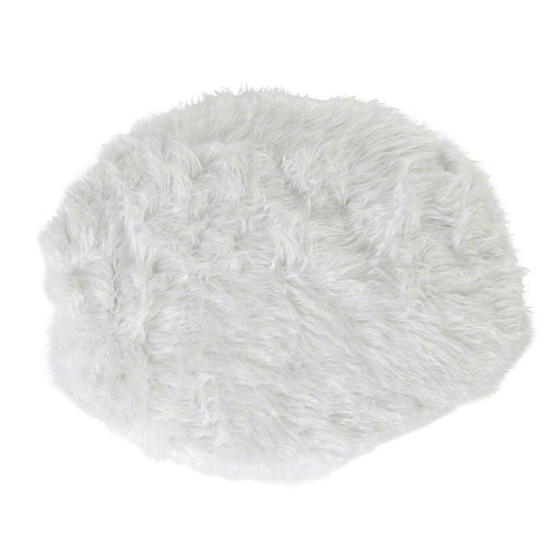 Round, white faux fur mat with a fluffy surface.