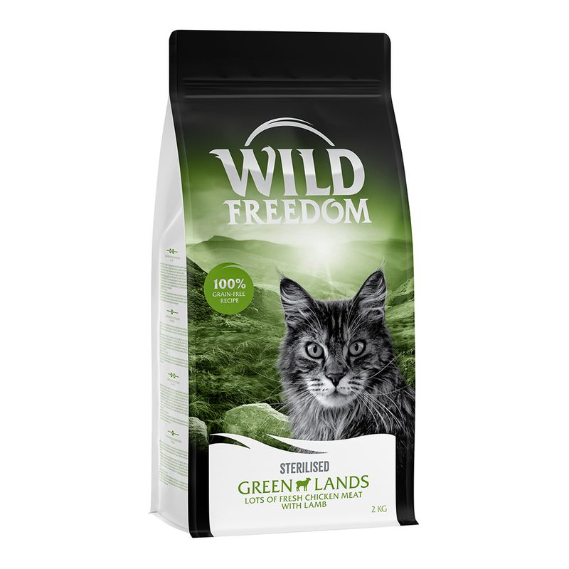 Bag labelled Wild Freedom, 100% grain-free recipe, sterilised Green Lands with lots of fresh chicken meat and lamb, 2kg.